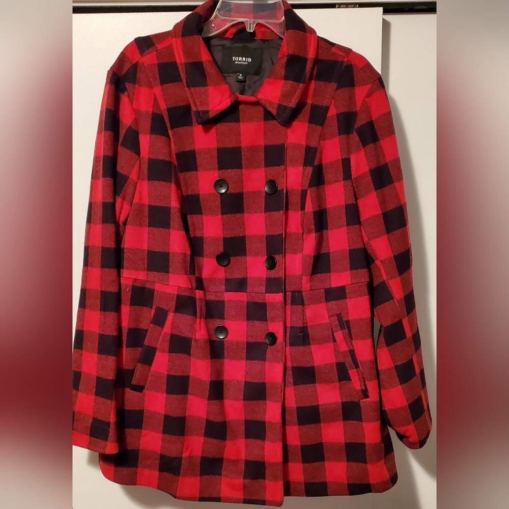 Torrid Size 2 NEW Red & Black Plaid Peacoat - Picture 6 of 9